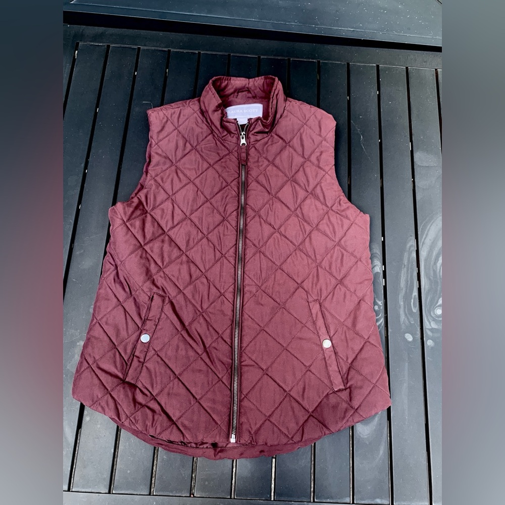 Burgundy Quilted Laura Scott Zipper Vest Large